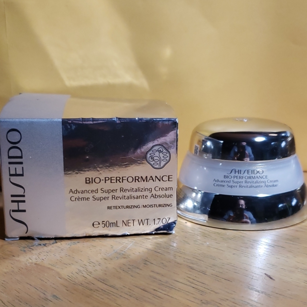 SHISEIDO BIO PERFORMANCE